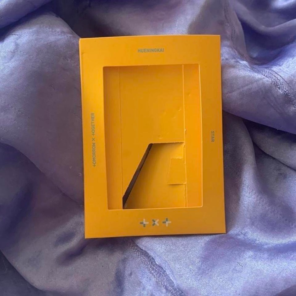 TXT OFFICIAL HUENING KAI FRAME